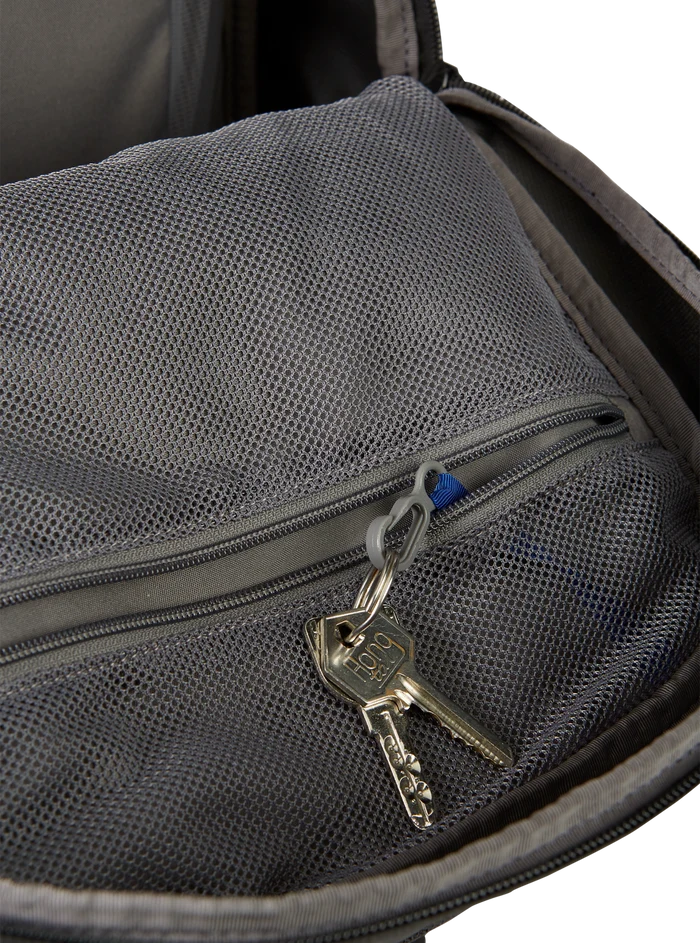 Product image of Burton Day Hiker 30L Backpack[Variant:True Black]
