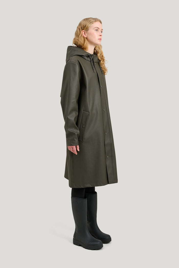 Classic long rain jacket with stylish press studs