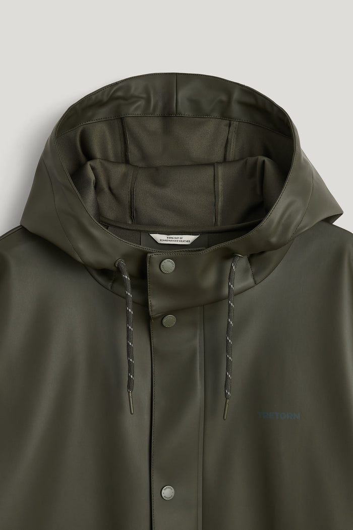 Classic long rain jacket with stylish press studs