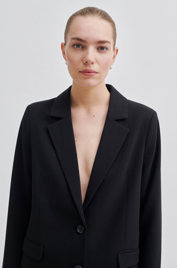 Evie Classic Blazer