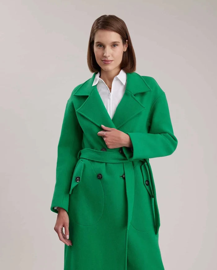 HAMIDA Tailored Wool Coat with Defined Waist and Classic Lapel