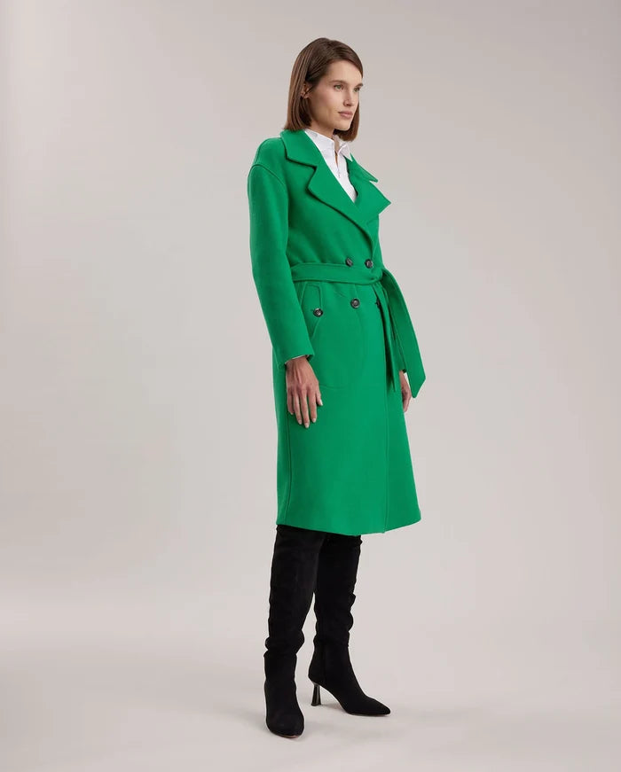 HAMIDA Tailored Wool Coat with Defined Waist and Classic Lapel