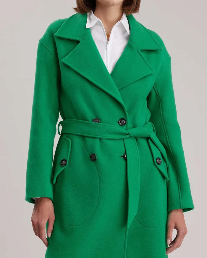 HAMIDA Tailored Wool Coat with Defined Waist and Classic Lapel