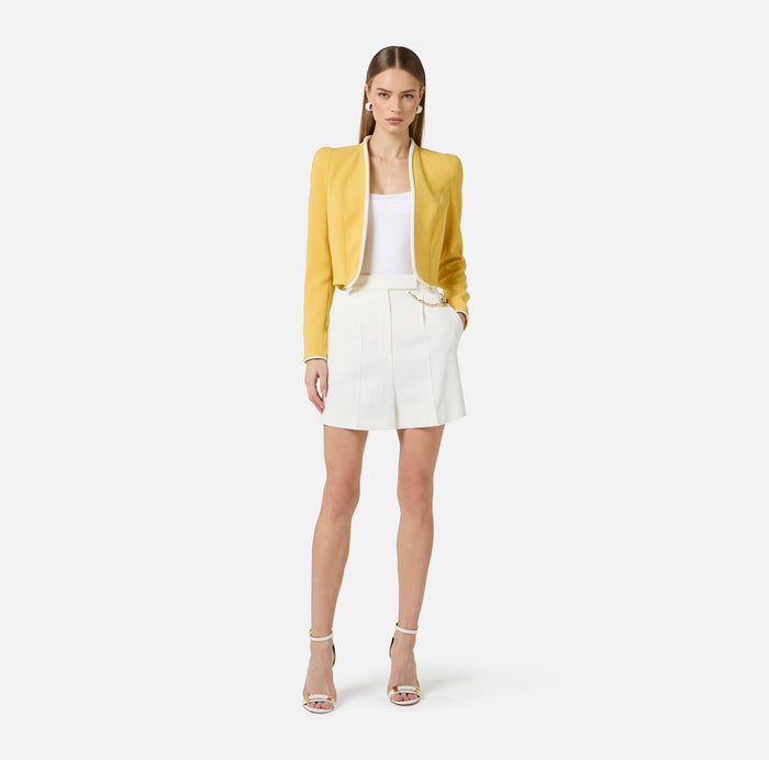 Lightweight crepe jacket with 3D piping