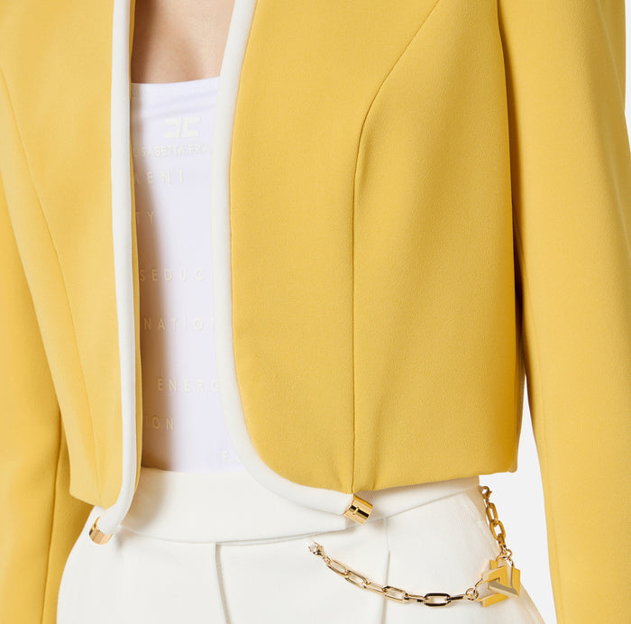 Lightweight crepe jacket with 3D piping