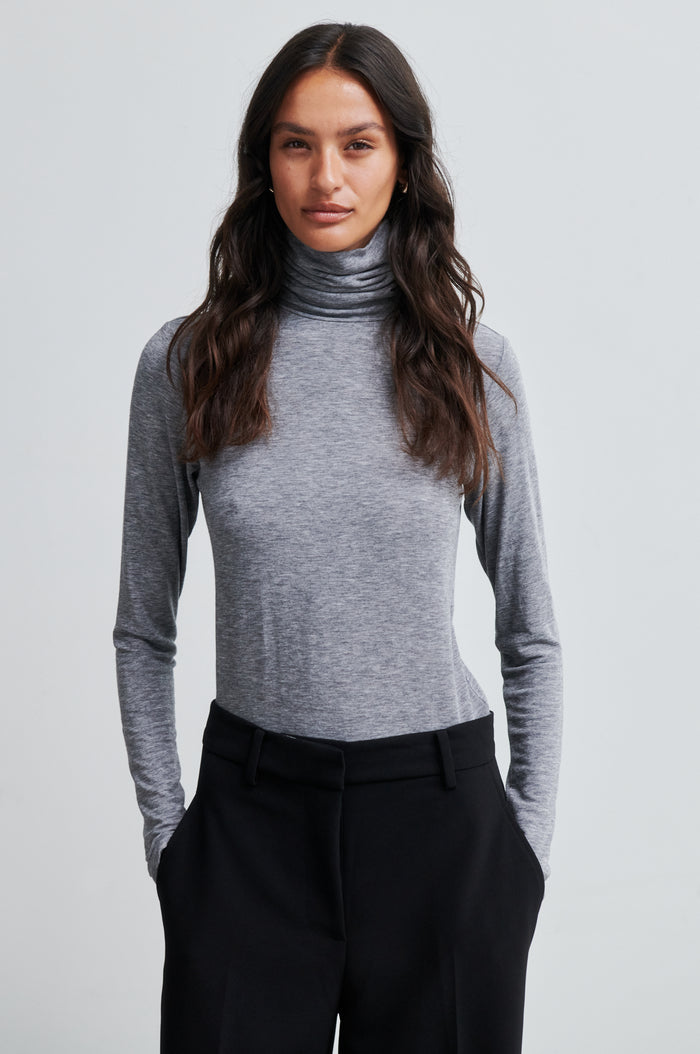 Matima T-Neck Tee