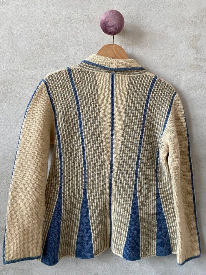 Mermaid jacket by Hanne Falkenberg, No 20 knitting kit | 01 Winter white, 108 Mushroom, 101 Pigeon blue