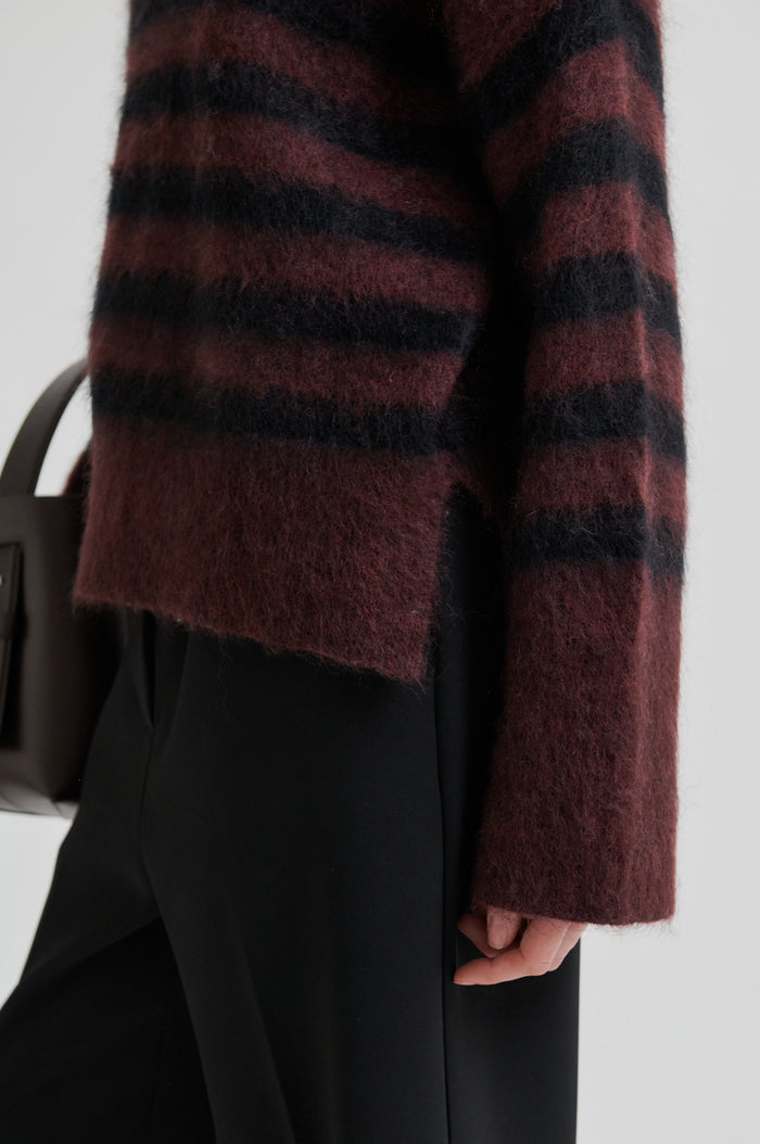 Ovalana Knit T-Neck