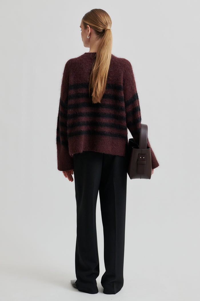 Ovalana Knit T-Neck