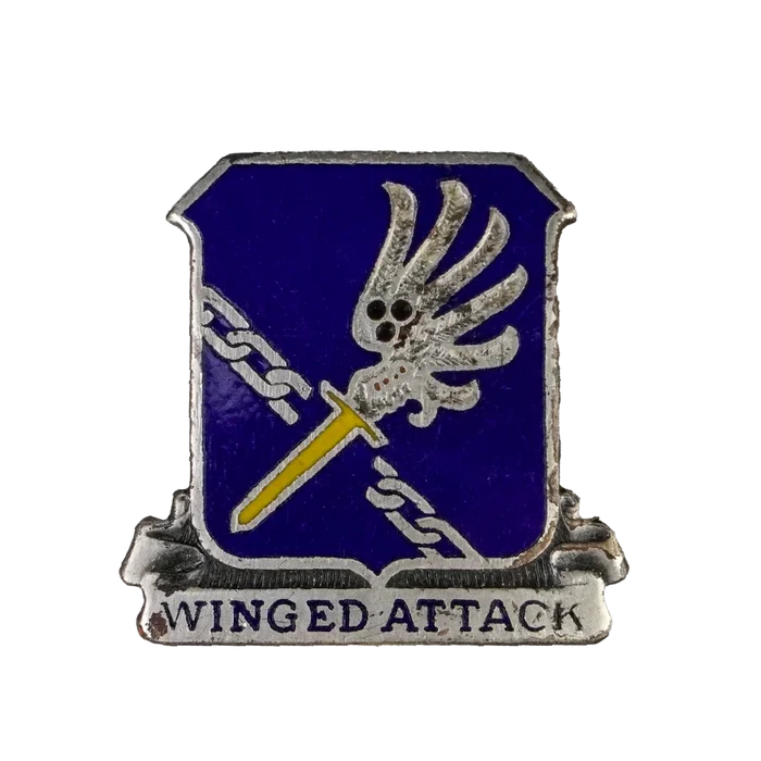 US Army 188th Infatnry Regiment Vintage Unit Crest Pin - US Army Surplus - Flags, Badges & Insignia