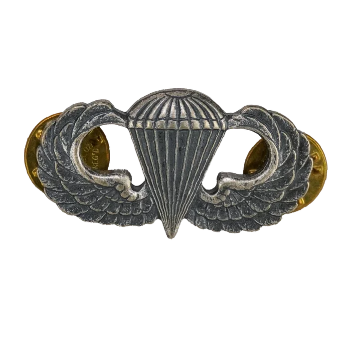Vietnam Era US Parachute Jump Wings Badge - US Army Surplus - Flags, Badges & Insignia