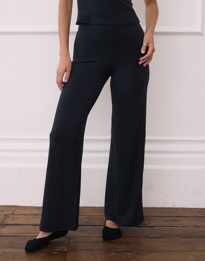 Wide Leg Legging in Black